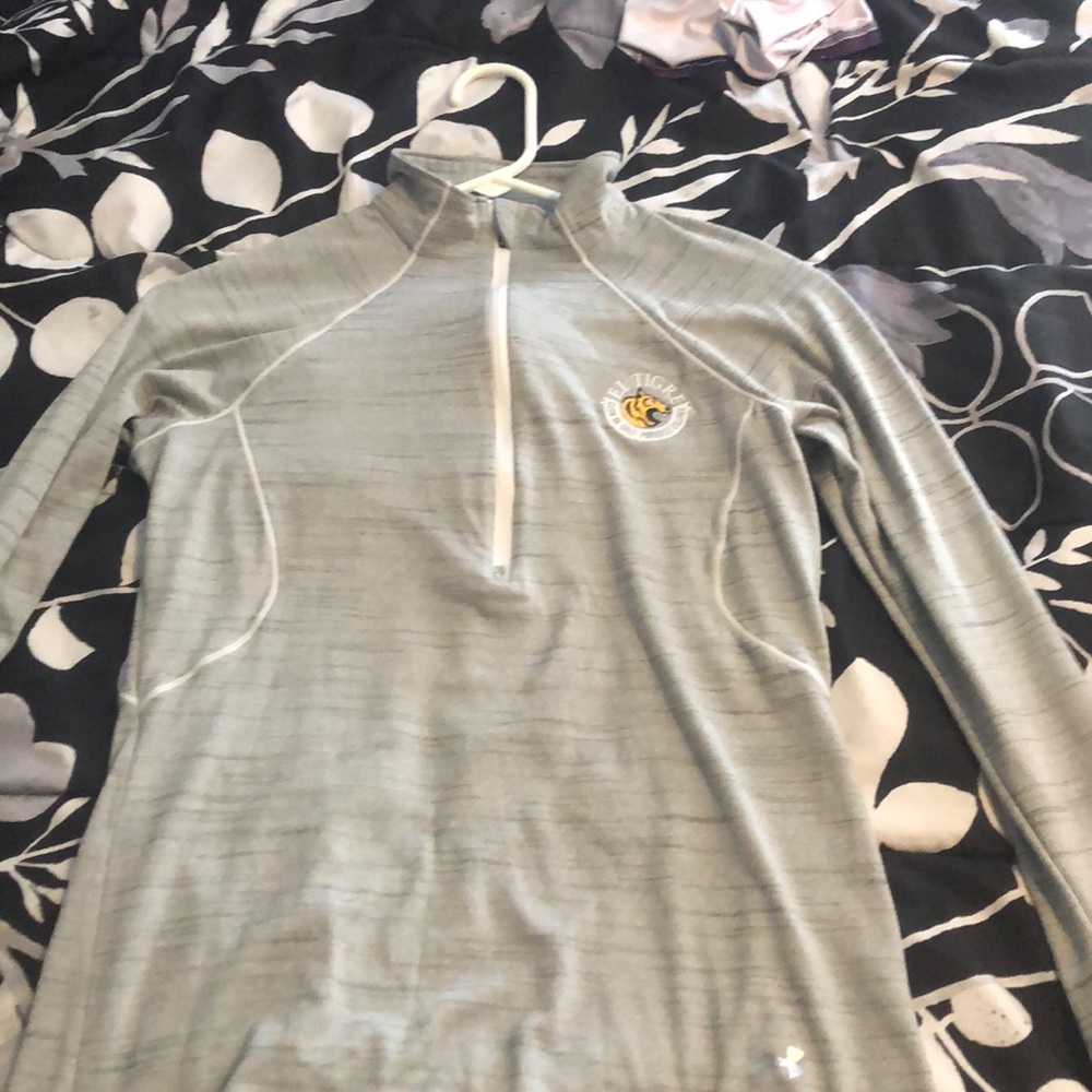 Long sleeve Underarmor brand